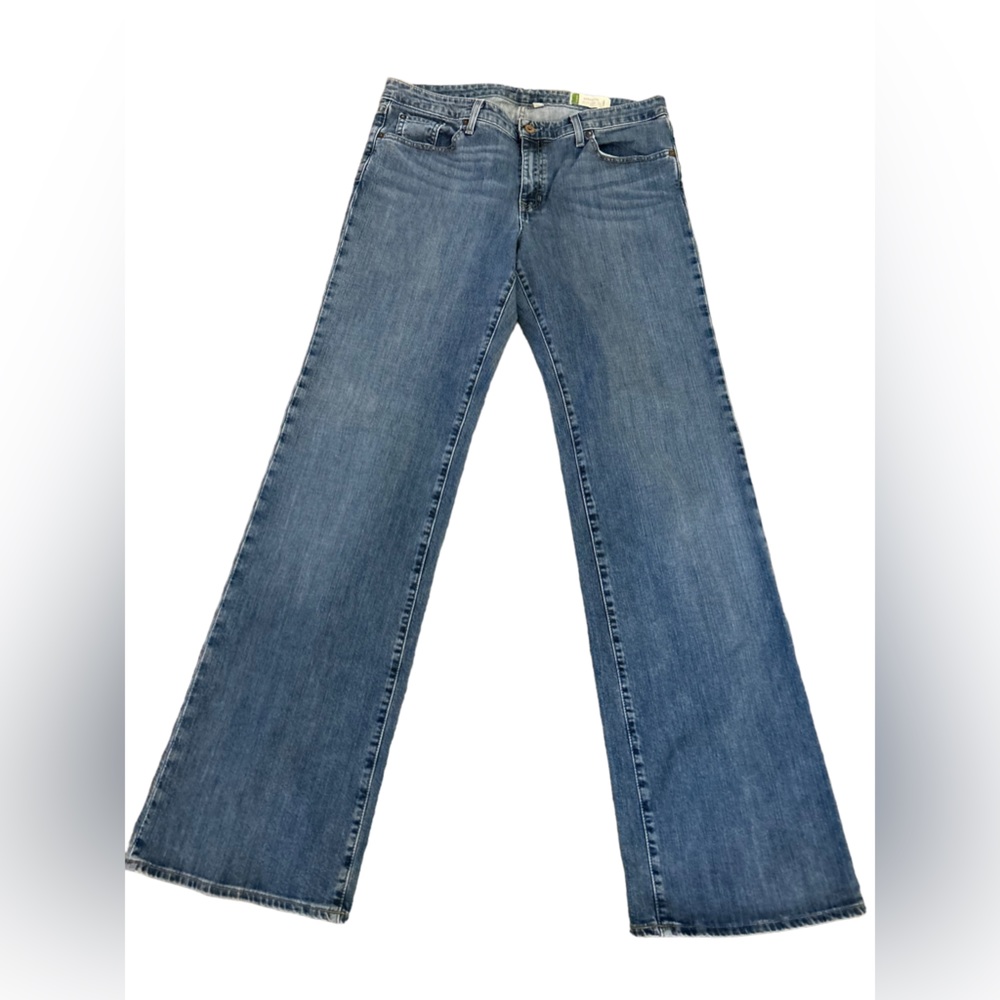 GAP essential women’s size 12 T light blue wash jeans